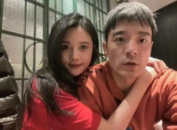 回顾殷桃:离婚14年后至今单身未嫁,靠实力翻红,托起父母晚年