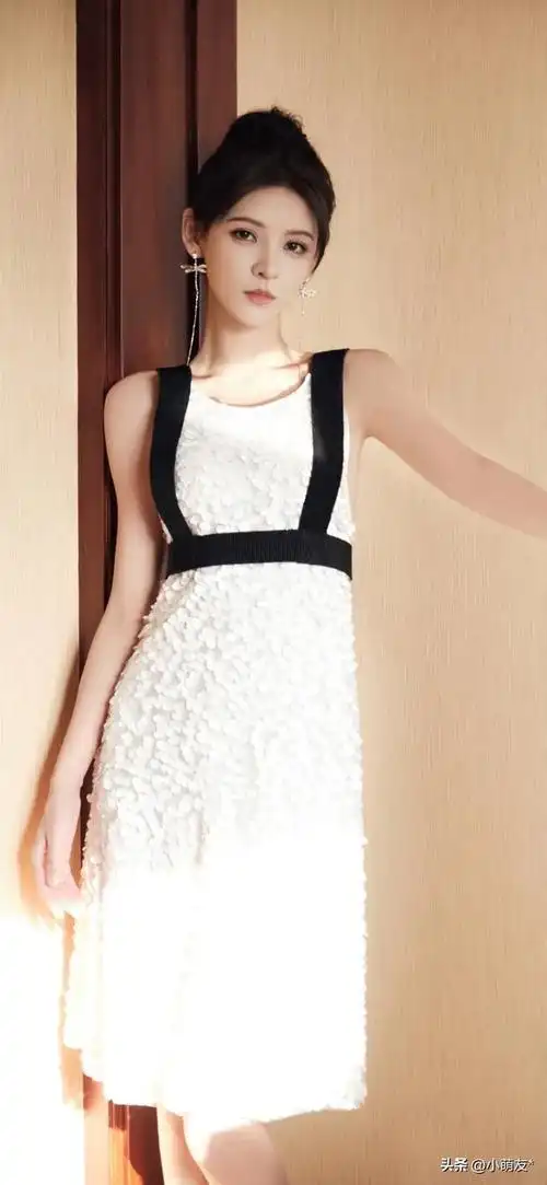 张予曦超清壁纸丨春风有信,花开有期,所有的美好都已经在路上