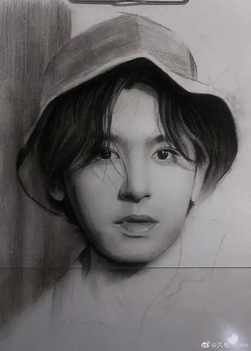 张哲瀚[超话]##张哲瀚#素描手绘过程图图图图图图图图图@张哲瀚疯子