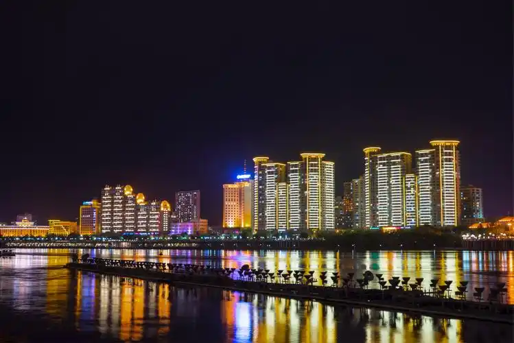 美丽吉林江边夜色