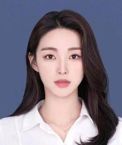 韩国证件照好像一直都被大家当作拍最美证件照的范本,甚至把拍证件照