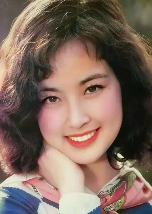 演员刘晓庆个人简历(60岁的刘晓庆被丈夫宠成公主)-图3