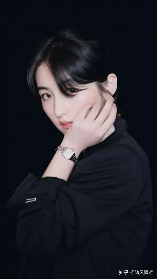 有无张子枫无水印高清的照片呀