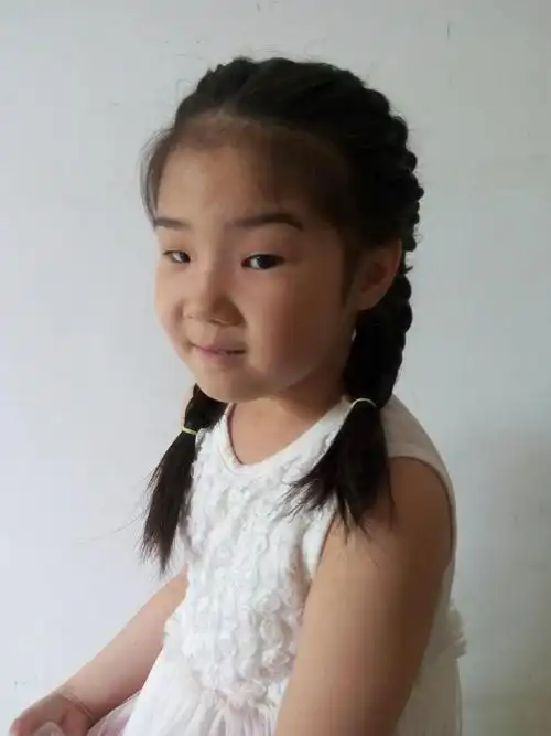 【萌宝发型】双蝎子辫