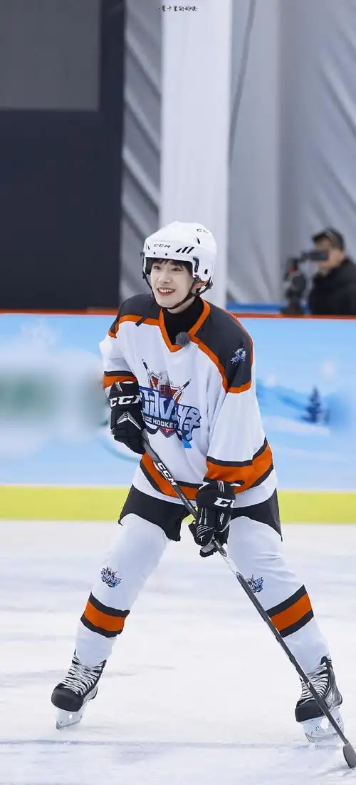 tfboys超话#易烊千玺#易烊千玺/一起打球吧!