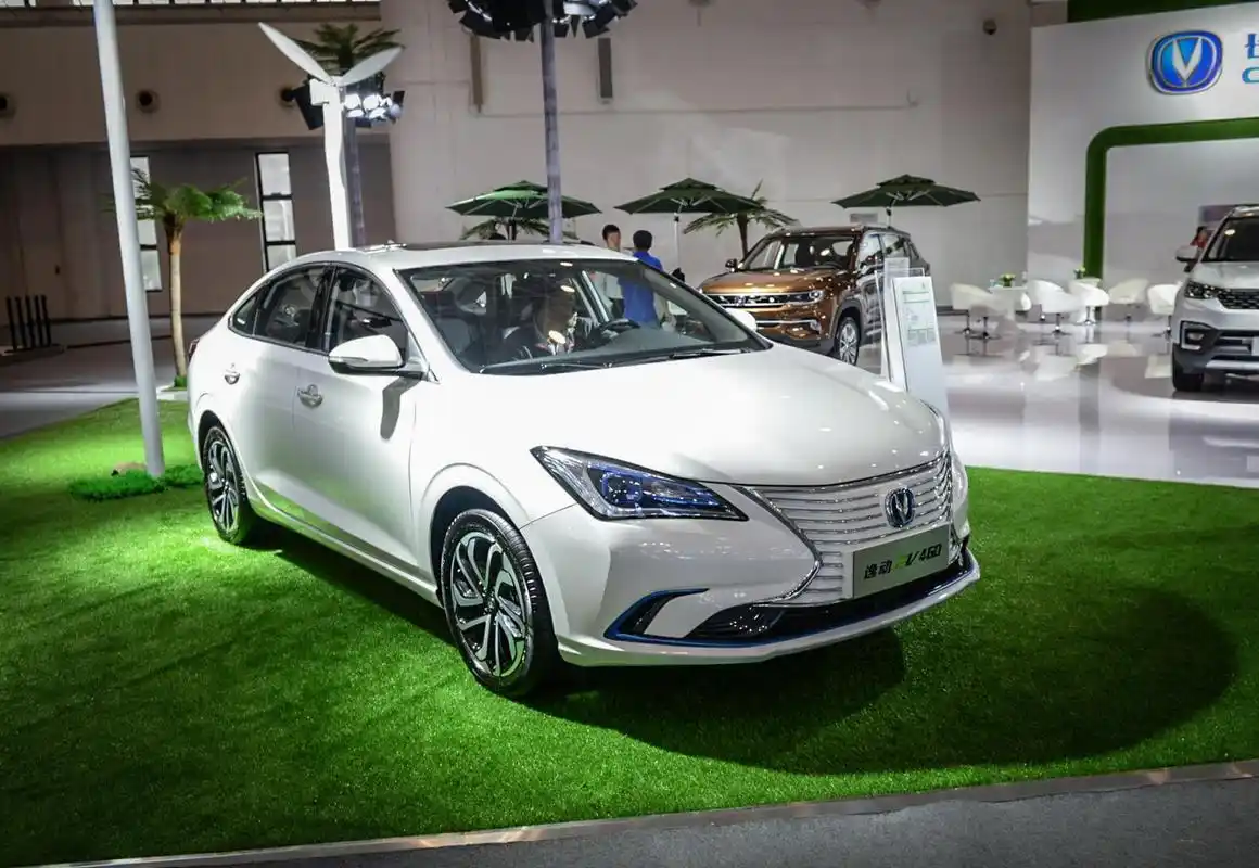 逸动ev是长安新能源产品线的王牌产品,也是最受欢迎的a级三厢电动车型