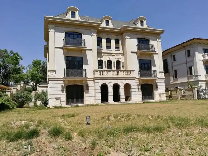 远洋lavie 宫廷式独栋 临湖组团 2倍于故宫面积 1500平院 3000万精装