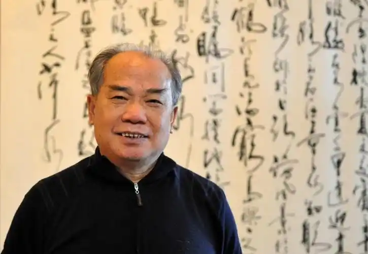 刀耕不辍近古稀——记微雕大师王士成-名师评论-王士成精微艺术馆