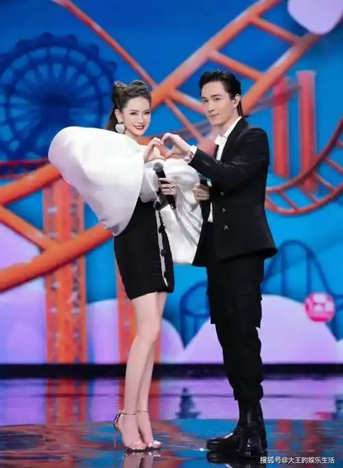 李承铉连续10年为戚薇庆祝527,儿子小胖手首出镜,lucky也好用心