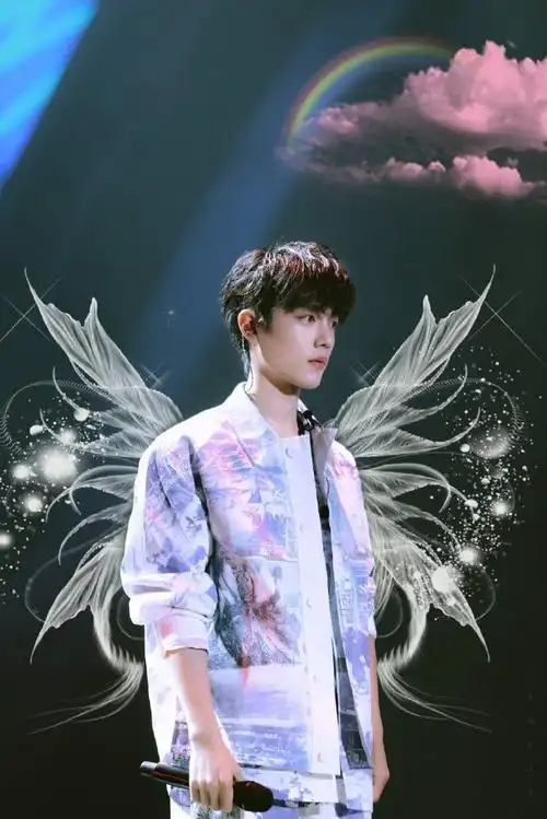 肖战分享200621如果给战战插上小翅膀大概是天使降落至人间