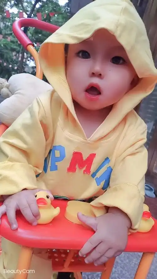 哥哥小时候太可爱了,#每一张照片都是满满的回忆 - 抖音