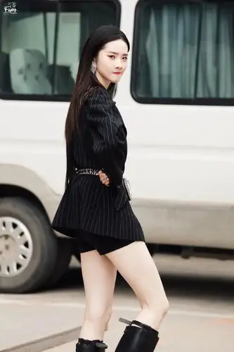 张艺凡近期美图小结更新开头动图剪影凡子什么时候去演戏啊01