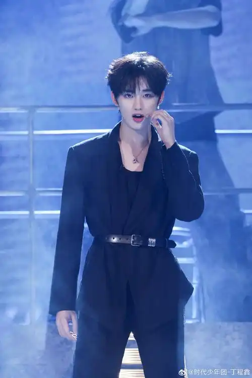 #丁程鑫今晚有舞台#