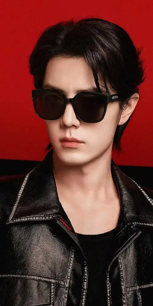 肖战超话全世界戴眼镜最性感英俊的男人(我说的!同意的 记得签到!