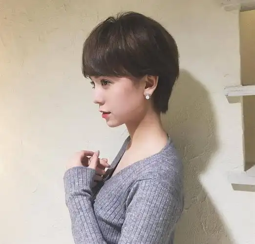 露耳短发