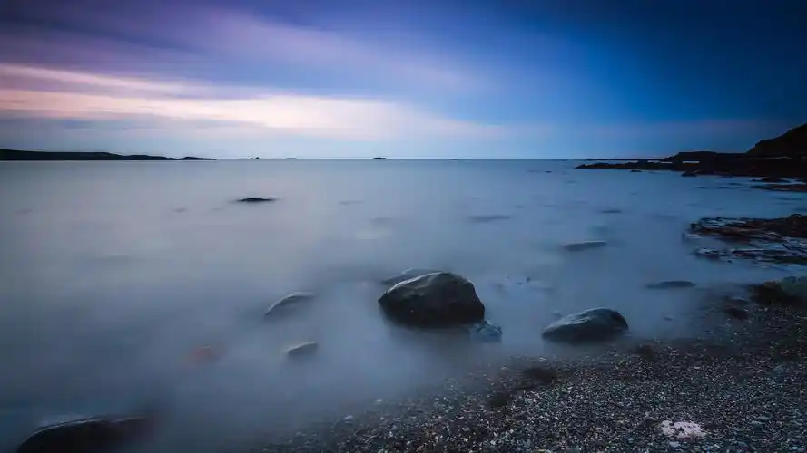 岸岩石头湖高清壁纸,高清图片,壁纸,自然风景-桌面城市