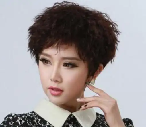 女生玉米烫短发发型如何扎