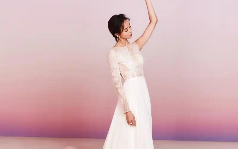 张钧甯浪漫婚纱高清桌面壁纸