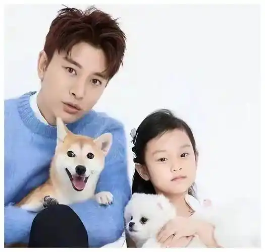 原创贾乃亮力挺甜馨父母是坚强后盾女儿善良细节闪现