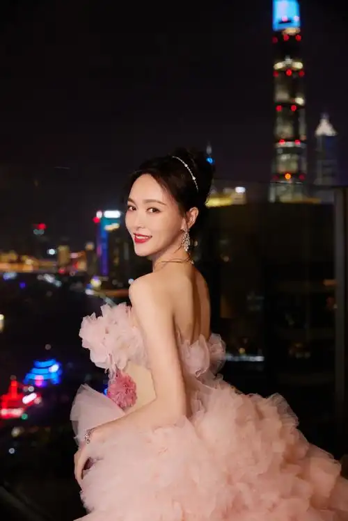 唐嫣三次旗袍变装##王牌对王牌