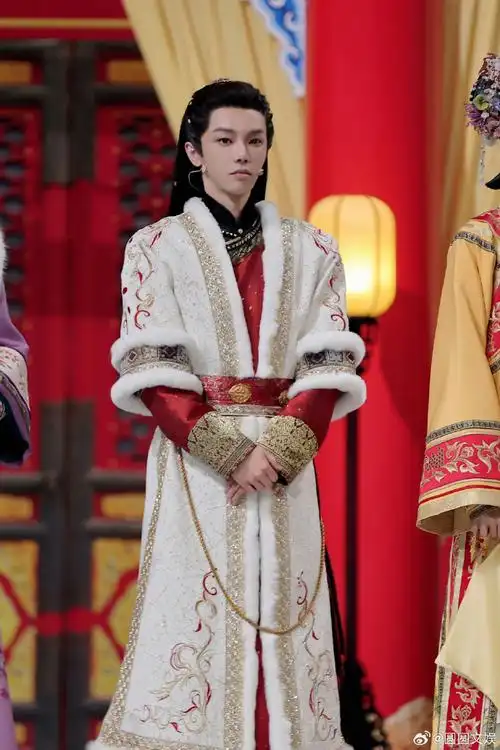 华晨宇红衣古装造型##华晨宇矜贵小王爷造型