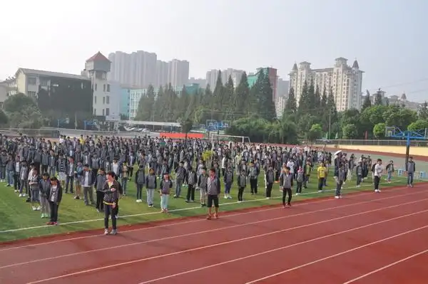 麒麟中学2015年开学典礼暨初一军训会操评比与表演