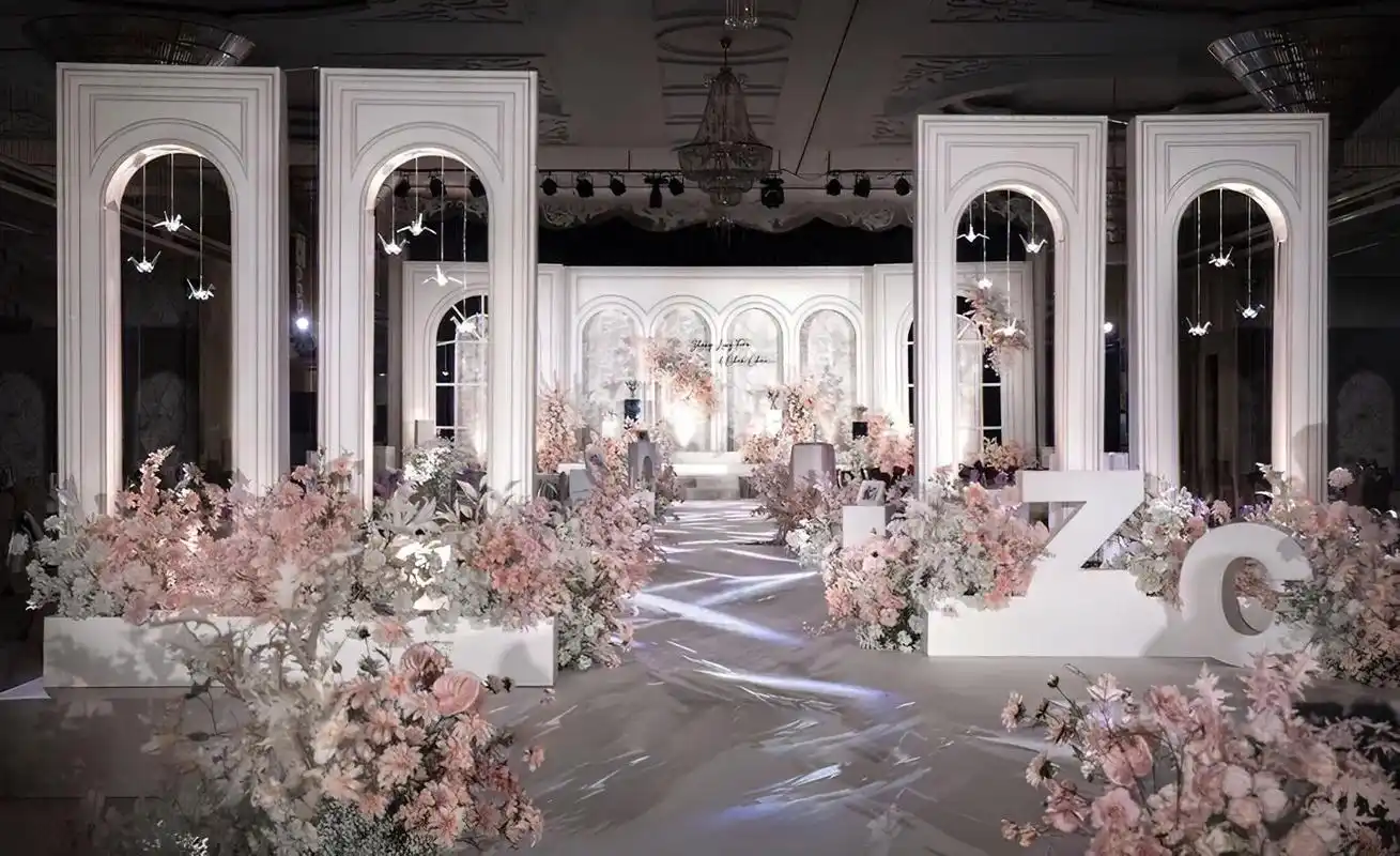 香槟色系的简约风宫廷婚礼.