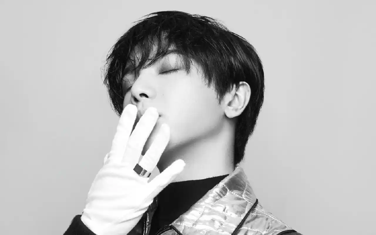 华晨宇杂志写真,怀着初心才能不断前进!