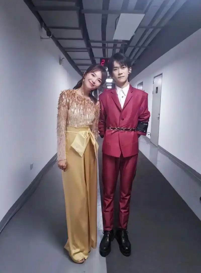 千玺合照篇～ #易烊千玺 - 抖音