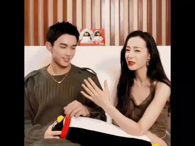 吴磊迪丽热巴好甜