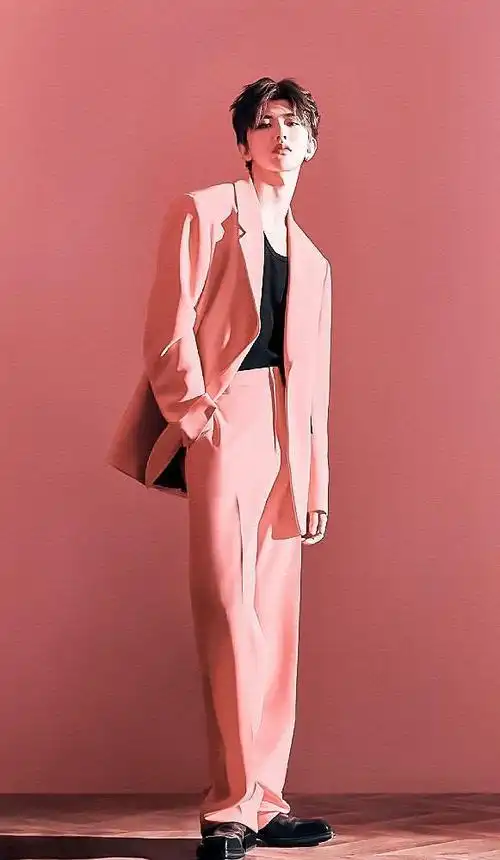 蔡徐坤在演艺道路上还会不断带来更多精彩,我们也将期待他未来的作品