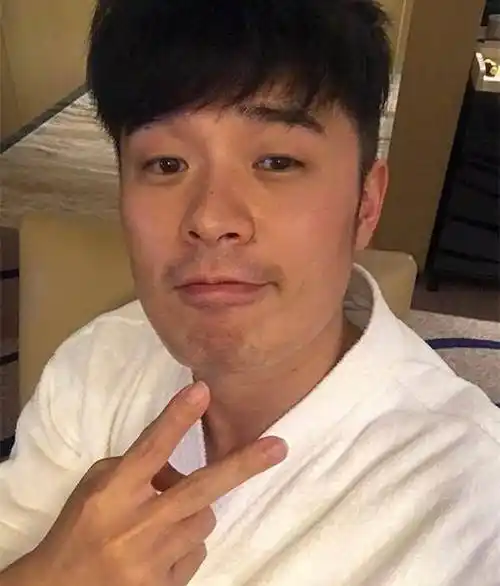 从陈赫的近况来看,他似乎真的到"中年发福"的阶段了,尤其是在节目里和