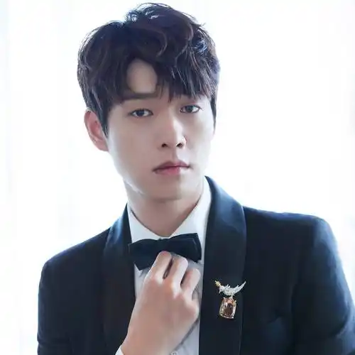 和女神杨幂在一起,后又和秦岚曝出恋情,魏大勋究竟有何魅力_什么_网友