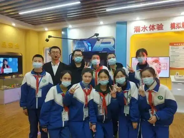 县学生安全教育工作高速发展喀什地区首家安全体验教室在叶城二中运行