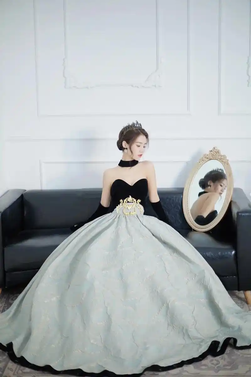 生日写真别忘了给自己安排上呀!#欧阳娜娜143 总要当一次公 - 抖音