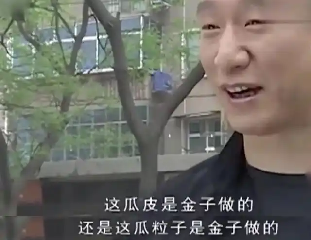 古有鲁提辖拳打镇关西,今有刘华强刀劈西瓜贩,奇葩的顾客,一疯起来总