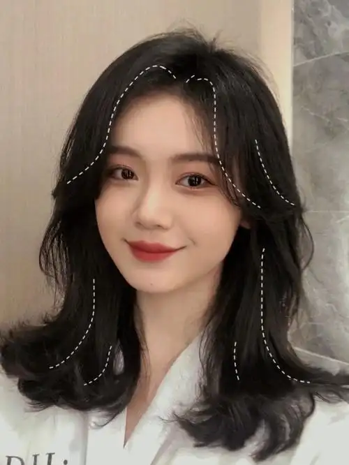 中长发蓬松气垫烫简约高级显脸小蓬松烫发发尾c卷的纹理烫,显得发型