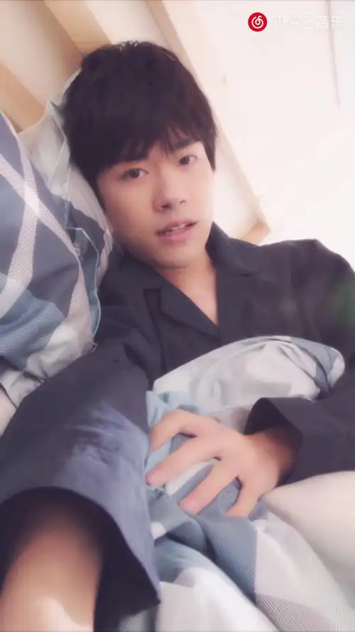 [tfboys][新闻]190326 女友视角下的易烊千玺,他是上万次的心动