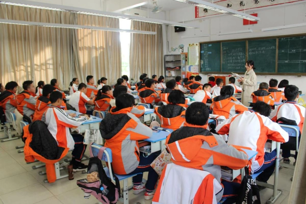 广州市南沙麒麟中学青少年法治教育基地简介