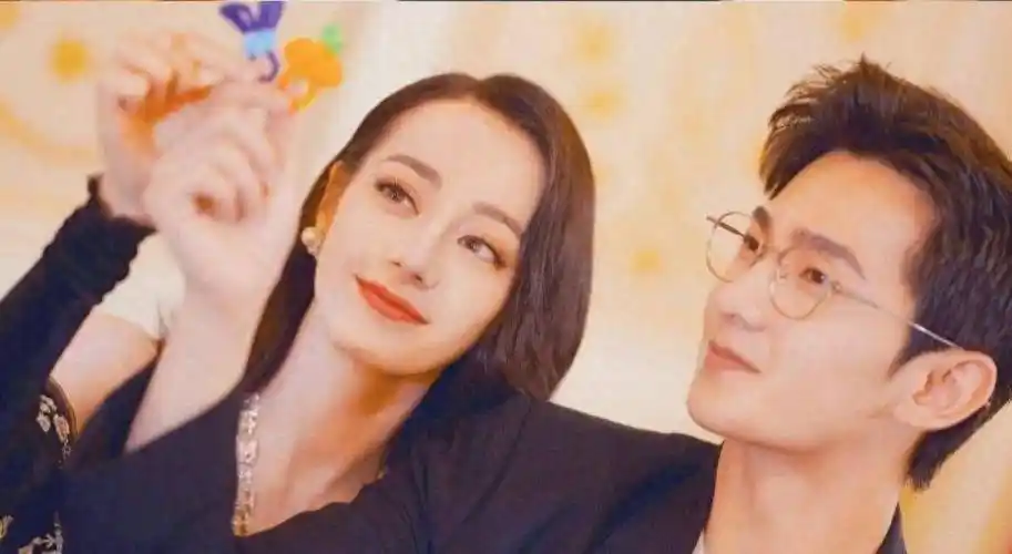 肯定都认定杨洋很会撩人吧,在剧中跟迪丽热巴甜甜的互动,真是隔着屏幕