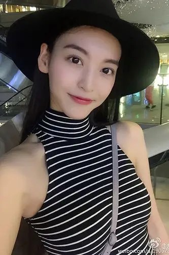 尤靖茹做客魔法奇迹遭遇蟒蛇被吓哭