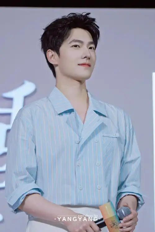 杨洋94    特别鸣谢照片提供:@羊毛圈裡的薇薇安  禁改 | 禁商