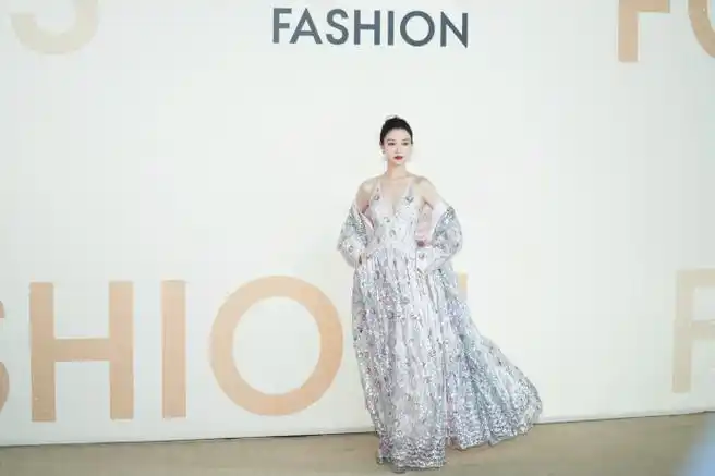 倪妮#@倪妮v出席vogue时尚盛典,以繁花装点粉色梦境,闪耀冬日,憧憬第