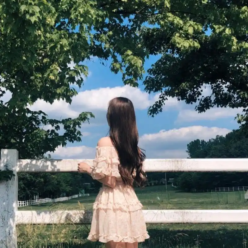 背影头像有什么含义 背影,给人一种孤独的状态,往往背后没有什么可靠