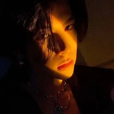 复古ins风男生头像/更多头像在33_男生头像_我要个性网