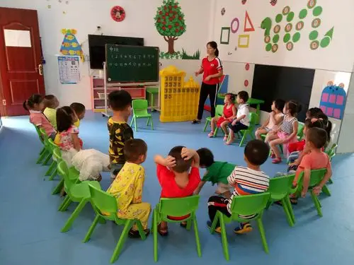 青江幼儿园中班小朋友开学第一天