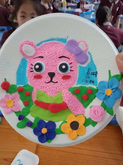 二年级美术课堂《小泥人和泥面具》超轻黏土手工作品展播