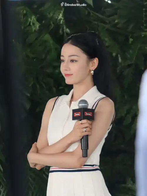 迪丽热巴运动风##迪丽热巴swisse品牌代言人