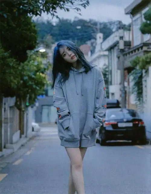 好喜欢这套卫衣造型配上蓝发#iu#cr.dlfmadltkd