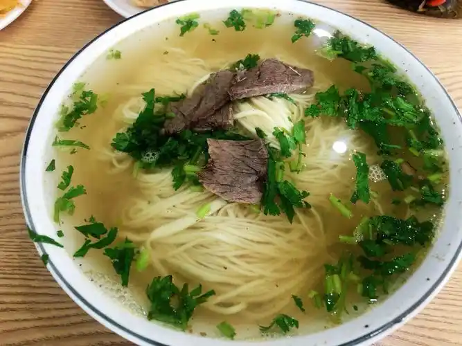 额敏东方红牛肉面